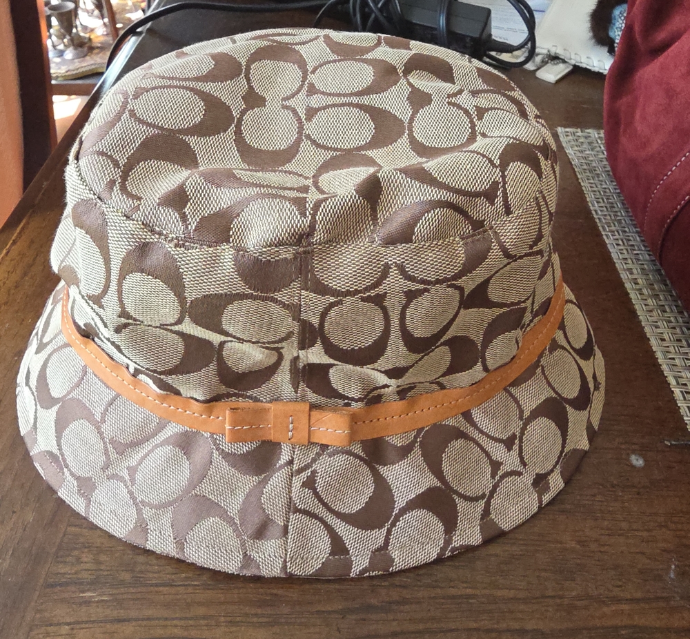 Coach Adult Brown/Tan Signature Bucket Hat with Vachetta Trim Size P/S